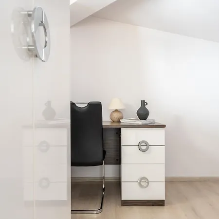 Apartman Prestige Z Widokiem Na Gory W Centrum Cytryn *